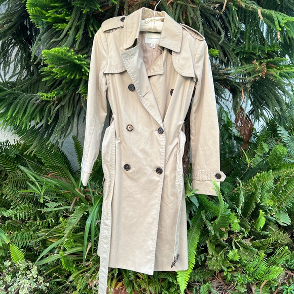 Banana Republic Beige Belter Trench Coat | XS | Removable Belt | Fully Lined - Picture 10 of 17